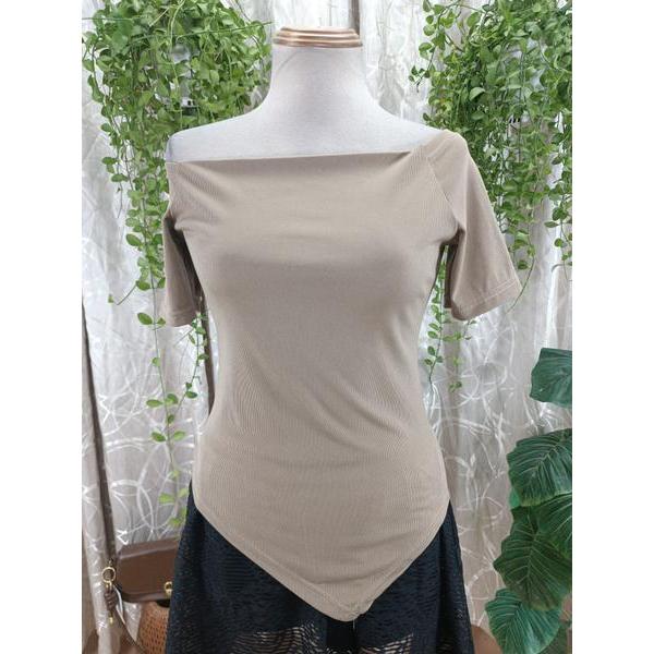 UP.STUDIO thanh lý - Áo kiểu trễ vai bymo - Size M