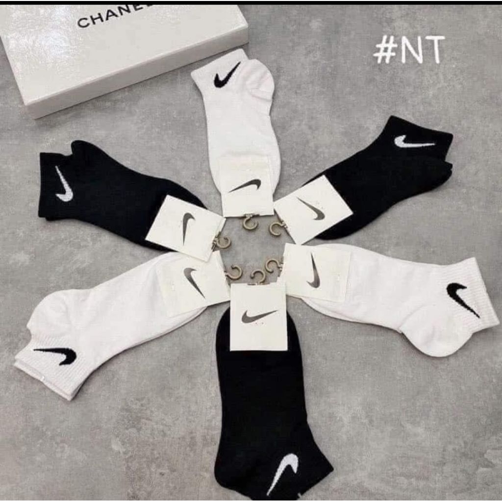 tất nike ngắn cổ