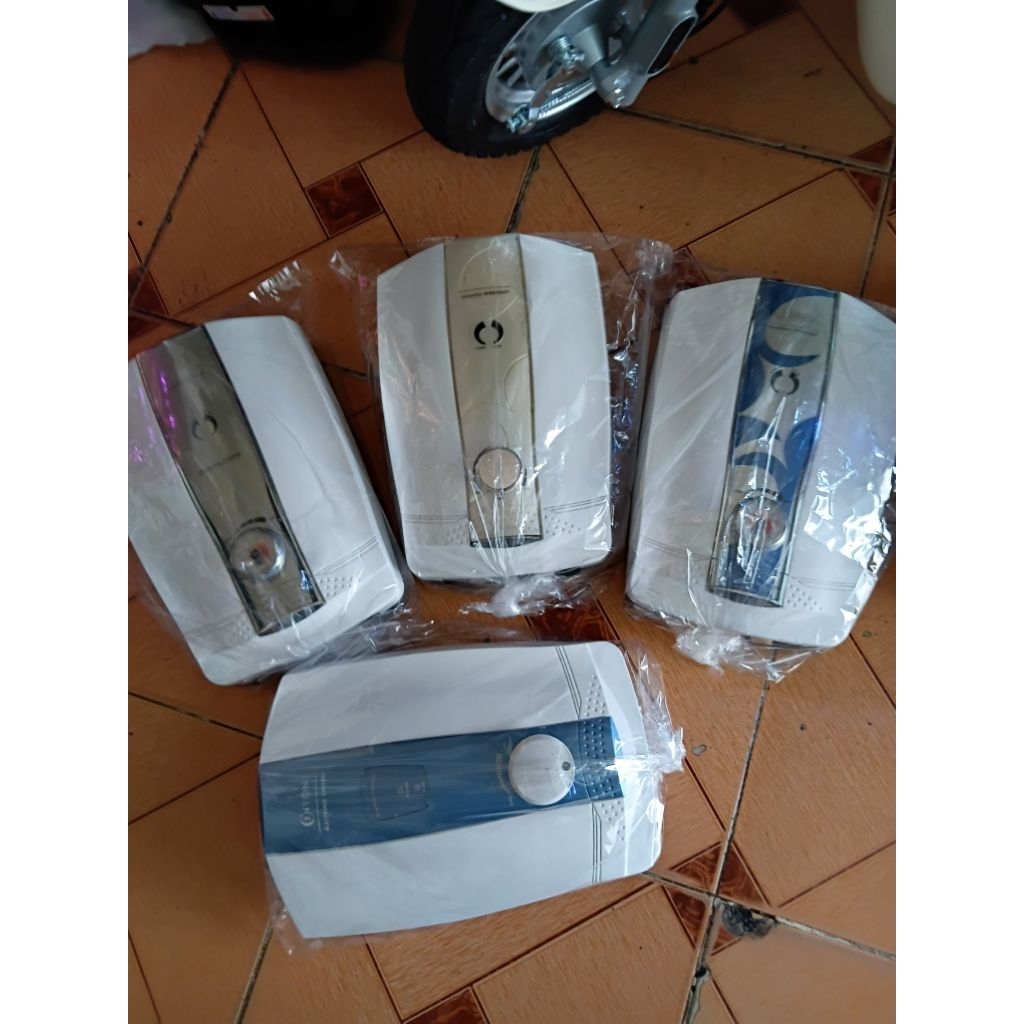 Máy tắm nước nóng centon cũ có bơm (kèm phụ kiện)