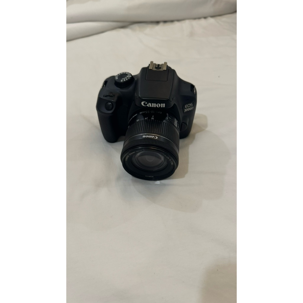 Canon eos 3000D kèm lens 18-55mm