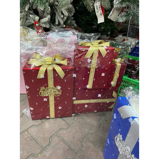 Set hộp quà trang trí chân cây thông noel