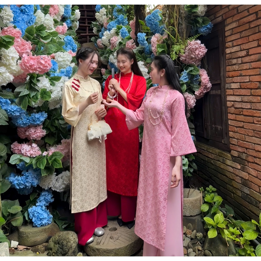 AD1 Áo Dài Gấm Hoa Cúc Vân Nổi 2 da phối nút tàu mặc dịp lễ Tết Vân Akara
