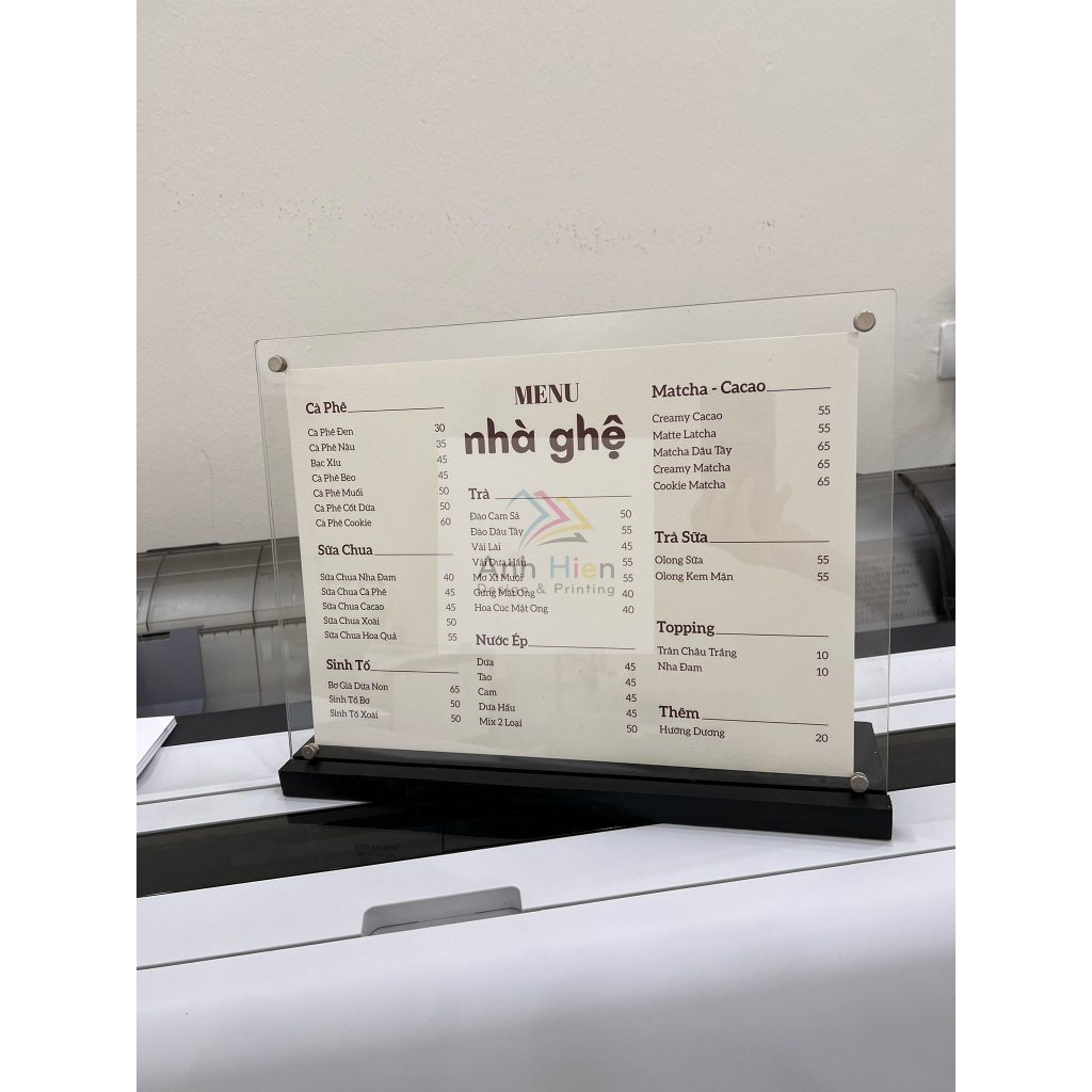 loại đẹp - khung mica menu, khung ảnh mica đế gỗ, bảng menu để quầy, khung ảnh để bàn