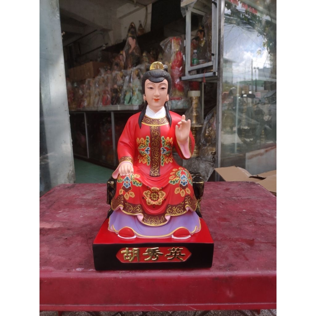 Tượng Tổ Cô.