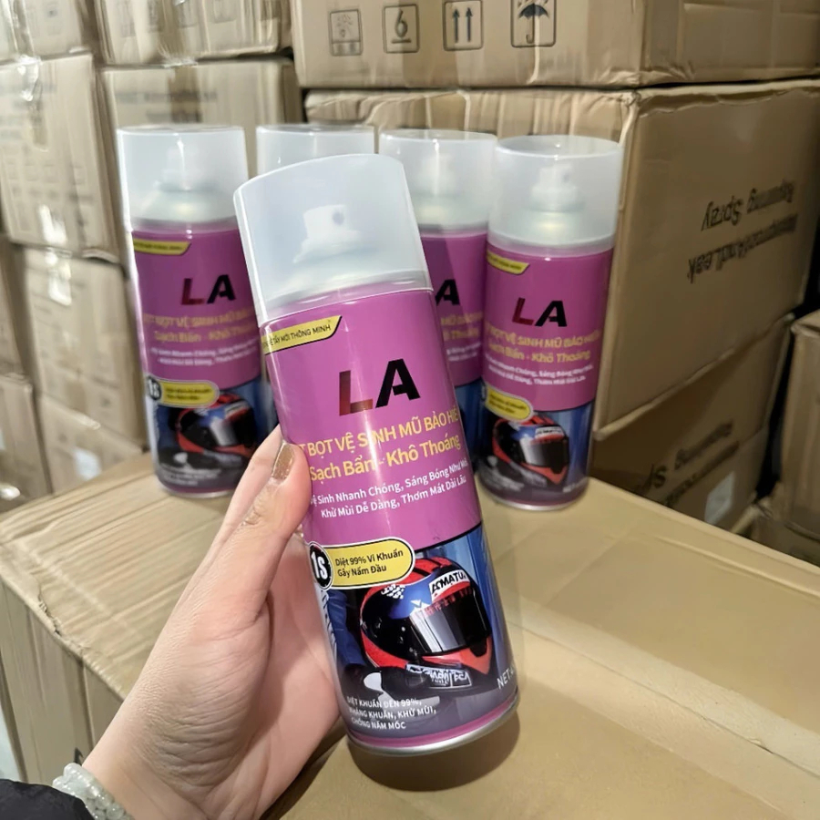 Xịt Vệ Sinh Mũ Bảo Hiểm LA 450ml – Khử Mùi Nón & Giày – Diệt Khuẩn 99% Bọt Xịt Làm Sạch Nhanh
