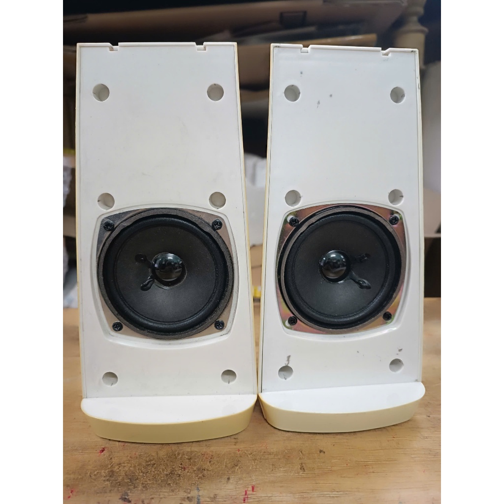 Cặp Loa vệ tinh ( loa treble ) Enkor E900 mất nắp