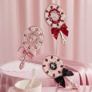 [Sẵn] Gương trang điểm cầm tay Flower Knows Strawberry Cupid Collection
