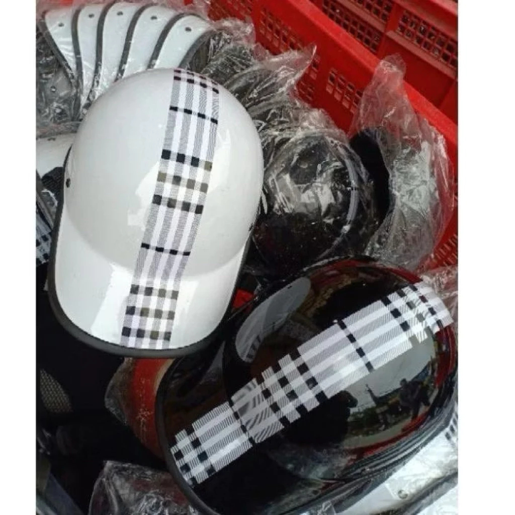 Combo 2 Mũ Bảo Hiểm Lưỡi Trai Sọc Kẻ Đen Trắng Thời Trang Nam Nữ