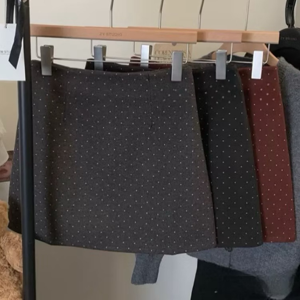 [NEW]Chân Váy Chấm Bi Form A dáng Ngắn chất dạ ép style Ulzzang có lót quần bảo hộ-4 màu siêu xinh | BigBuy360 - bigbuy360.vn