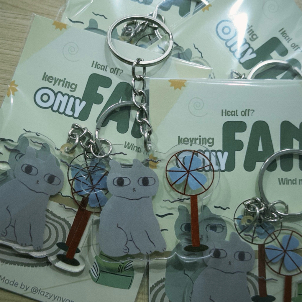 Only Fan Keyring | Móc khoá mèo xám ngồi trước quạt xinh yêu DIY hoặc quà tặng
