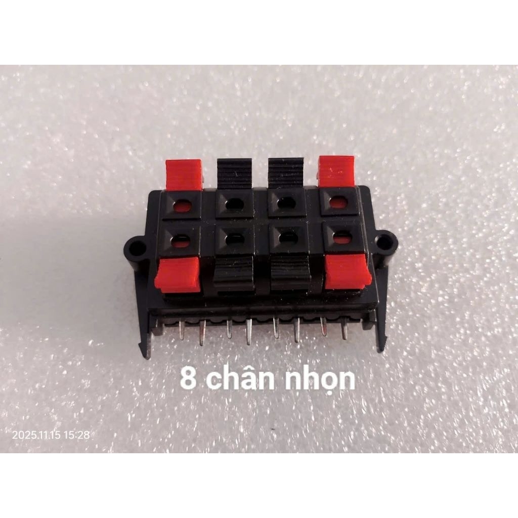 Trạm loa 8 chân