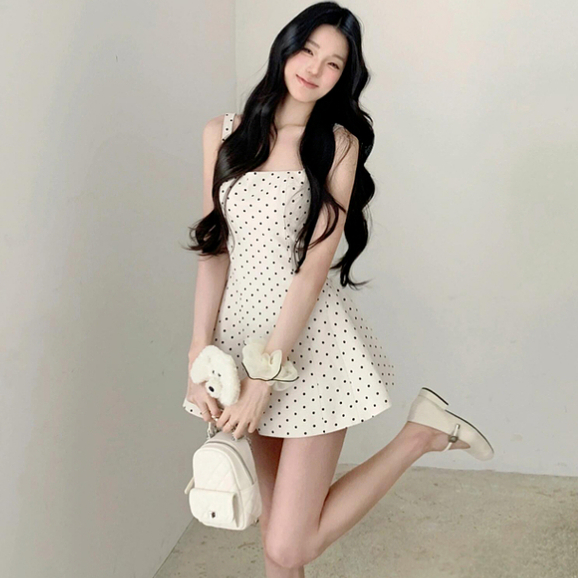 Váy 2 Dây Dáng Xòe Chữ A, Vải Chấm Bi Nặng Động