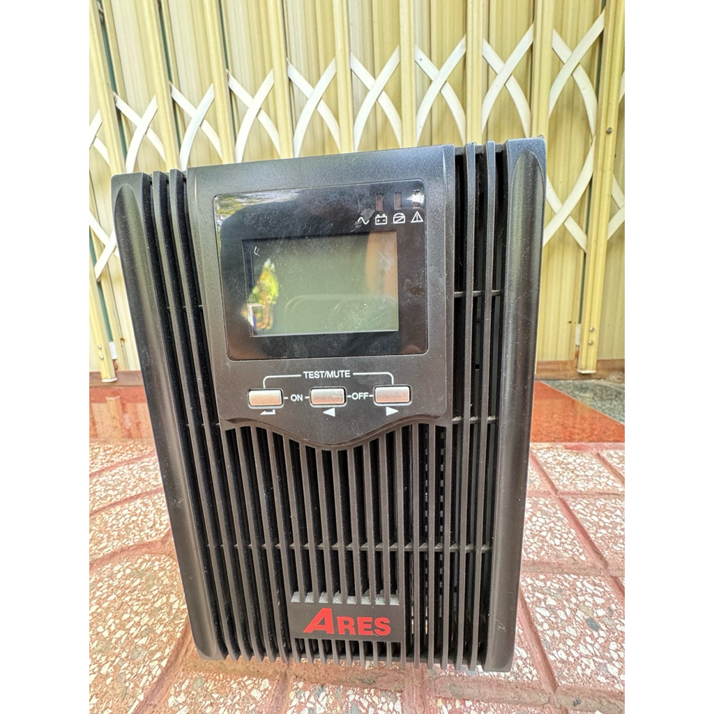 BỘ LƯU ĐIỆN UPS  ARES AR620 2000VA/1600W