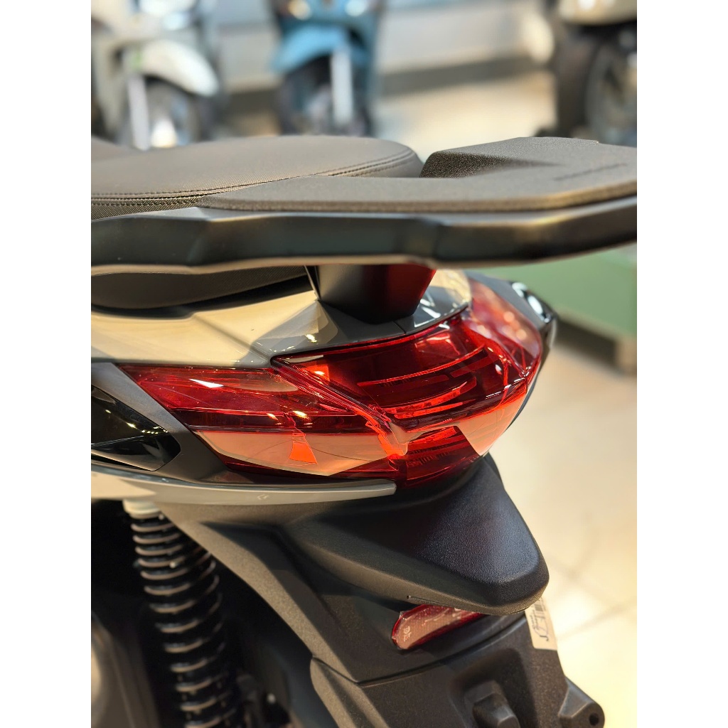 Đèn hậu Liberty 2025 hàng chính hãng