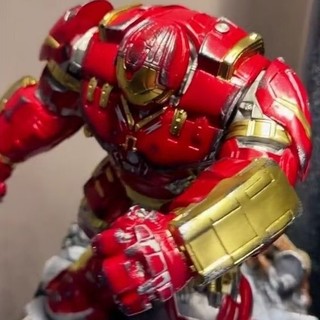 Mô hình Hulkbuster 32cm có kèm đế siêu đẹp.