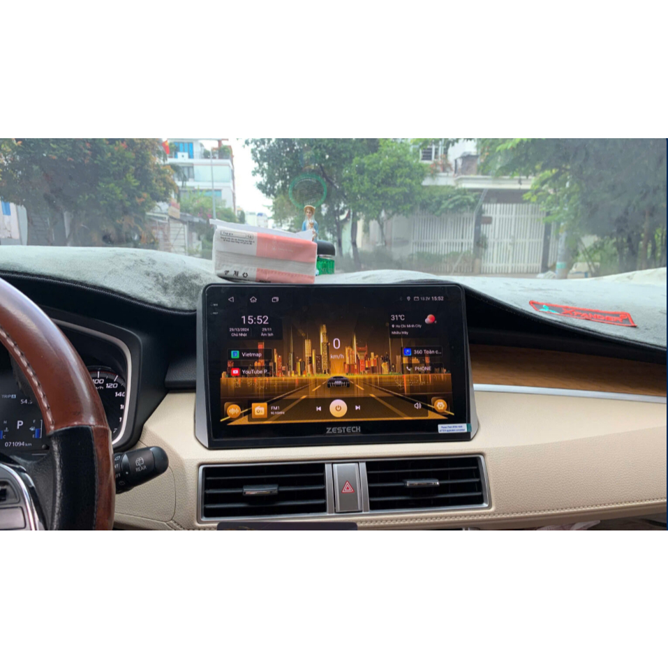 Màn hình Zestech E360 liền camera 360 kèm qùa tặng áp suất lốp