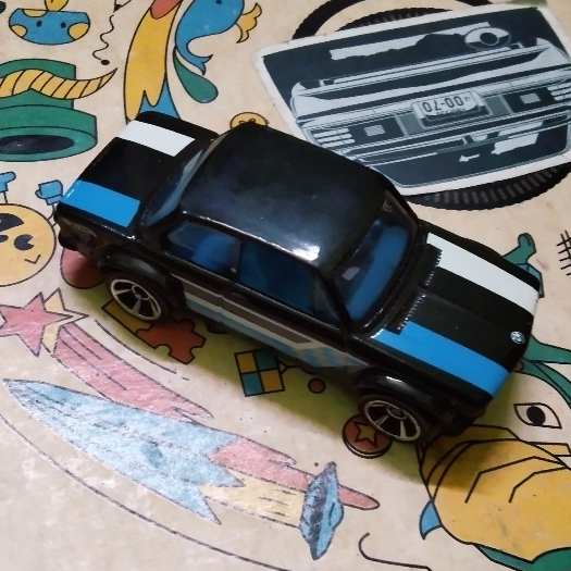 Xe Mô Hình Hot Wheels BMW 2002