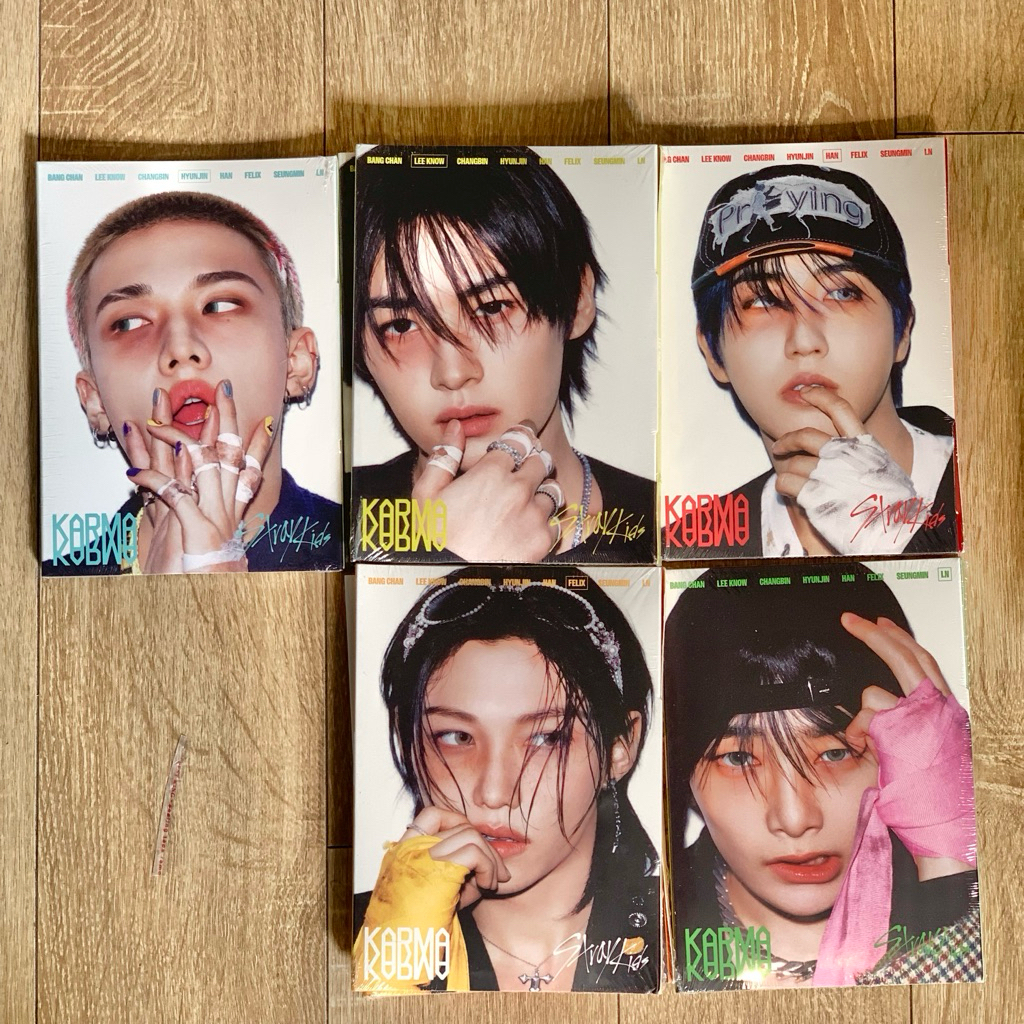 CÓ SẴN ALBUM ACCORDION KARMA STRAY KIDS