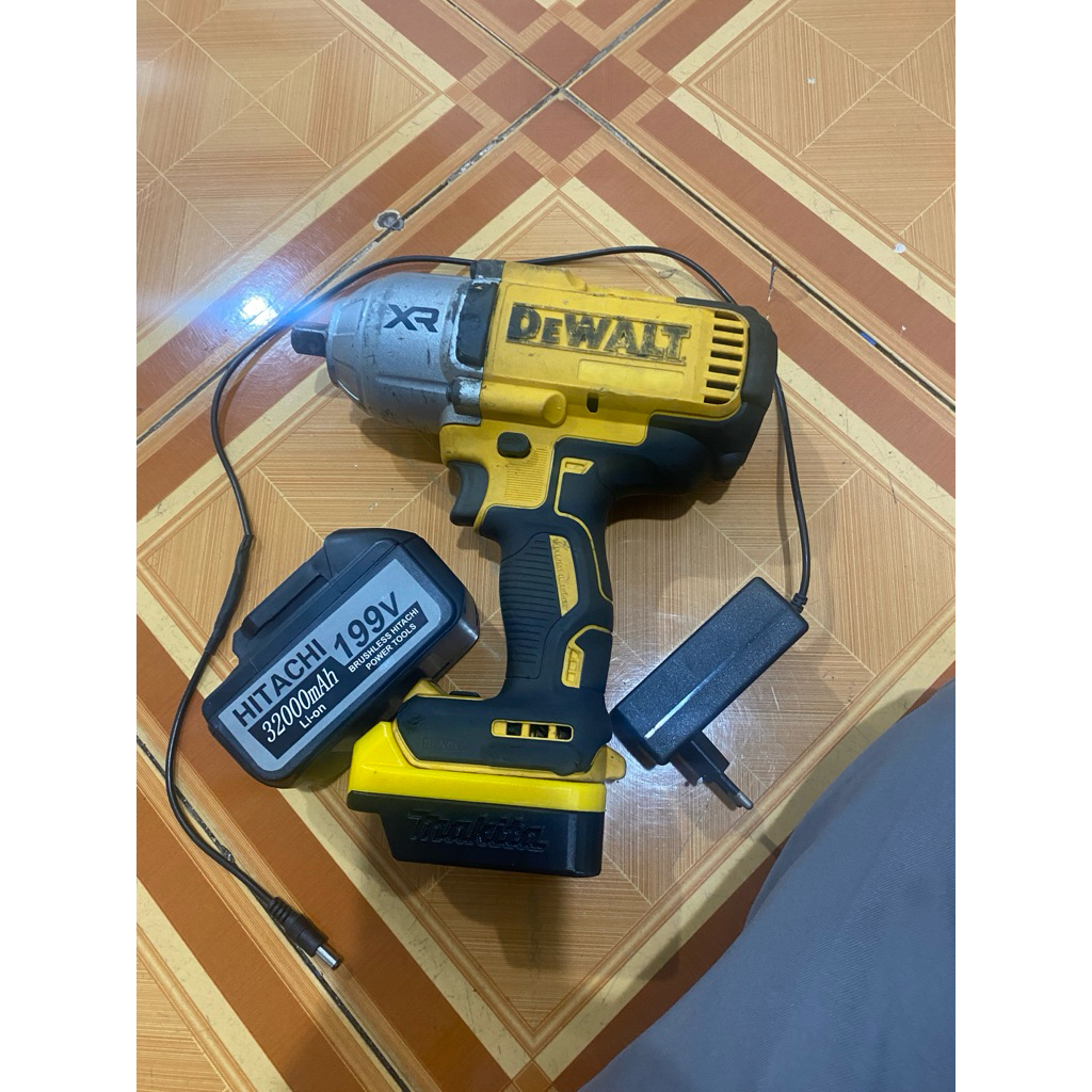 dewalt chính hãng