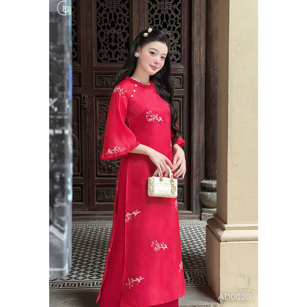 Áo dài tết cách tân đỏ Giian dáng suông 4 tà thiết kế cổ tròn cách điệu phối tay loe họa tiết hoa thêu vải tơ AD0020 | BigBuy360 - bigbuy360.vn