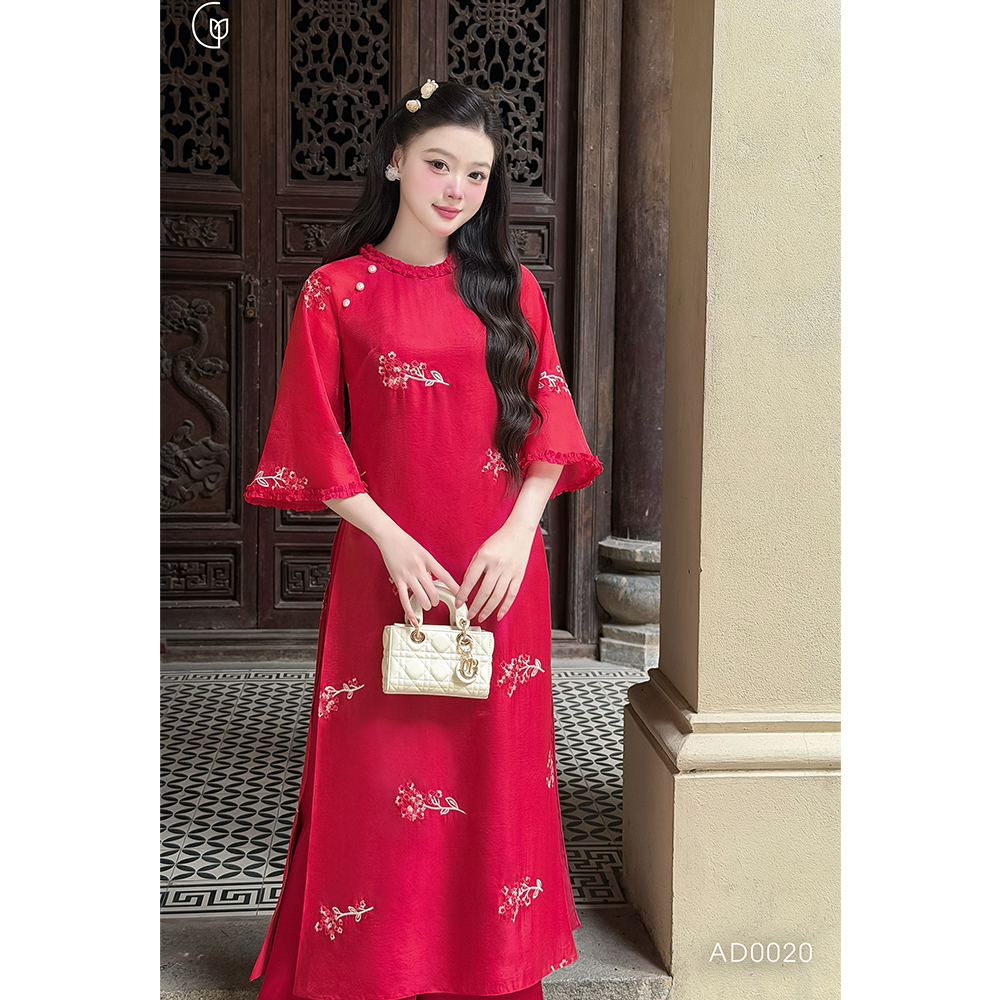 Áo dài tết cách tân đỏ Giian dáng suông 4 tà thiết kế cổ tròn cách điệu phối tay loe họa tiết hoa thêu vải tơ AD0020 | BigBuy360 - bigbuy360.vn