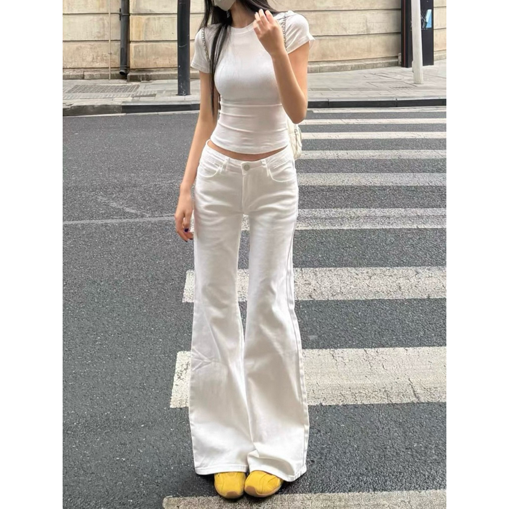 Quần Jeans Nữ màu Trắng ỐNG LOE Form rộng dài Chùm Chân Lưng thấp Hách Dáng Quần Bò Nữ ống Rộng Loe chất liệu Jeans Mềm | BigBuy360 - bigbuy360.vn