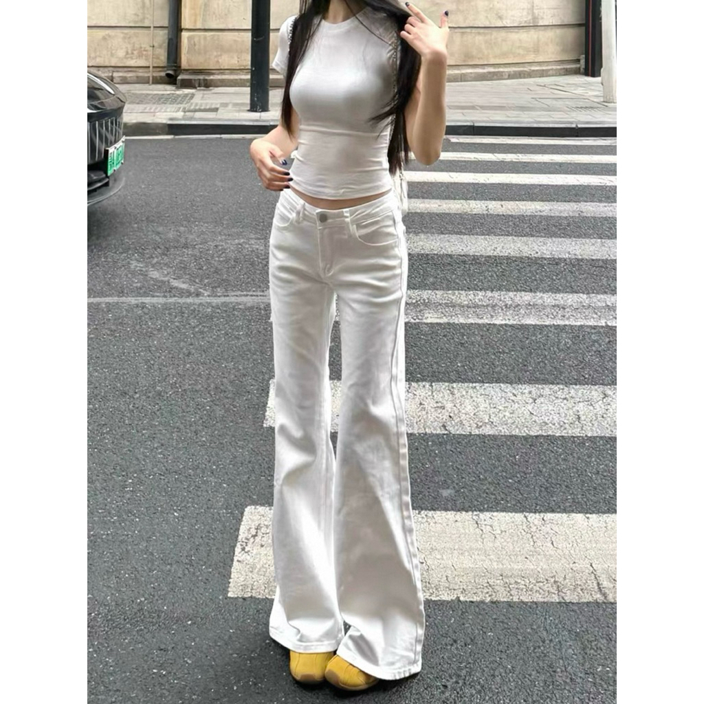 Quần Jeans Nữ màu Trắng ỐNG LOE Form rộng dài Chùm Chân Lưng thấp Hách Dáng Quần Bò Nữ ống Rộng Loe chất liệu Jeans Mềm | BigBuy360 - bigbuy360.vn