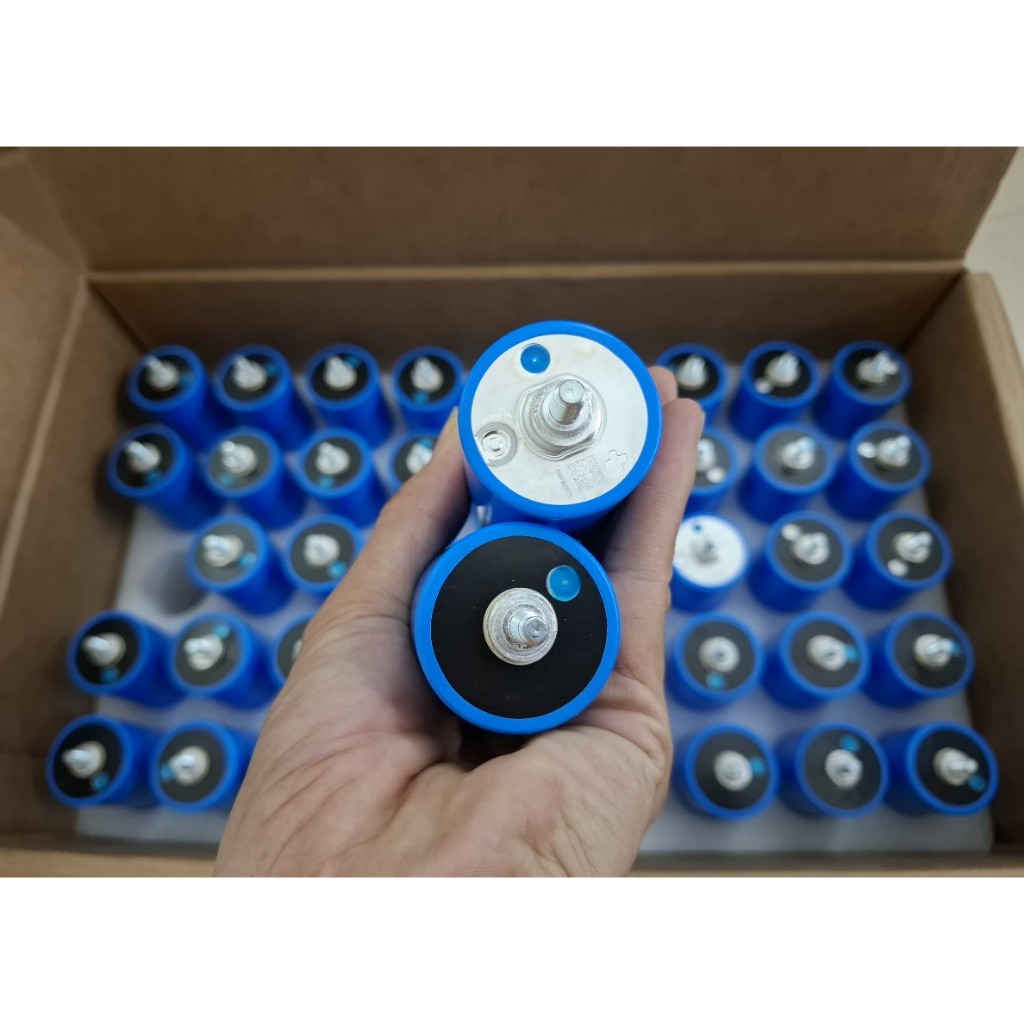 Pin Lithium 3,2v 20ah EVE Dòng Sả cao 20C (tặng kèm khung ) ( loại A )