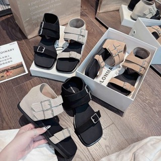 Boot nữ cổ ngắn hở ngón quai ngang mũi vuông độn đế trong 4cm chất liệu da lộn mềm êm