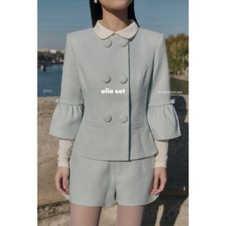  JOIE DES ROSES - Set áo cổ tròn tay lưng loe nhẹ đính nơ phối cúc bọc vải và quần short cạp nhỏ OLIA SET 