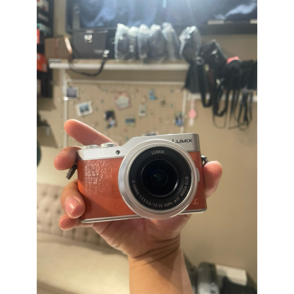 Lumix GF9 ngoại hình đẹp