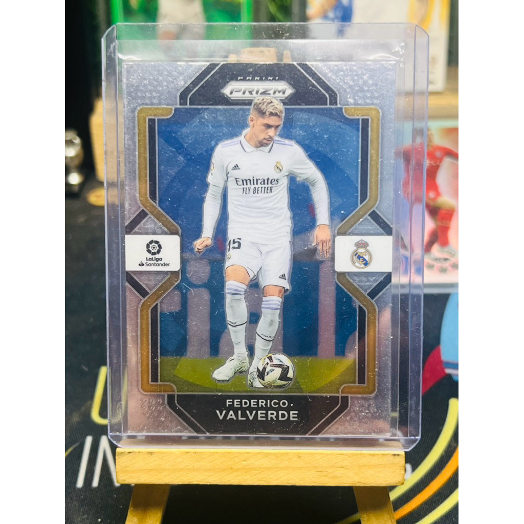 Thẻ bóng đá Federico Valverde Real Madrid Panini Chronicles La Liga 2022/23