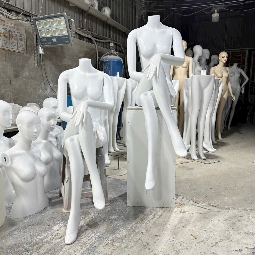 manocanh dáng ngồi không đầu