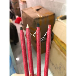 Chì đá Sharpie định hình kẻ môi, lông mày