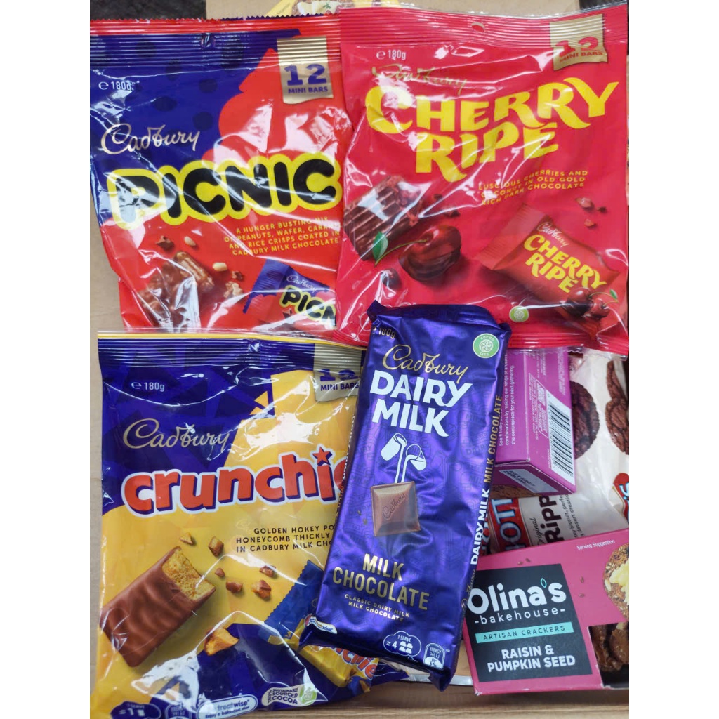 Kẹo socola Cadbury Cherry Ripe Dark /Crunchie/Picnic/Dairy Milk 12 thanh nhỏ hộp 180gr từ Úc