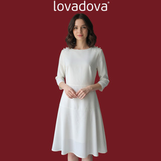 Đầm chữ A màu trắng cổ tròn tay dài vải linen Lovadova GD0502