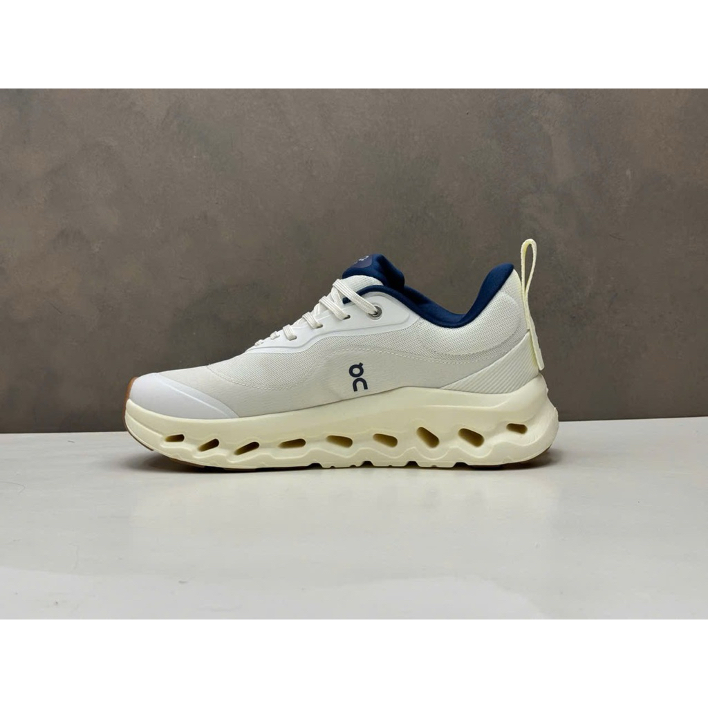 sneaker On Cloudtilt 2.0