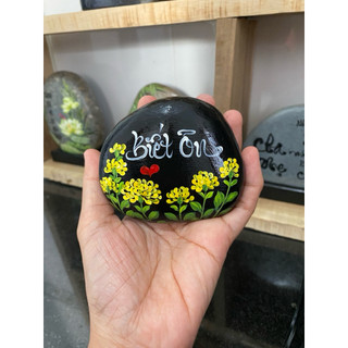 Hòn đá biết ơn mẫu Biết Ơn tặng kèm đế trưng bày