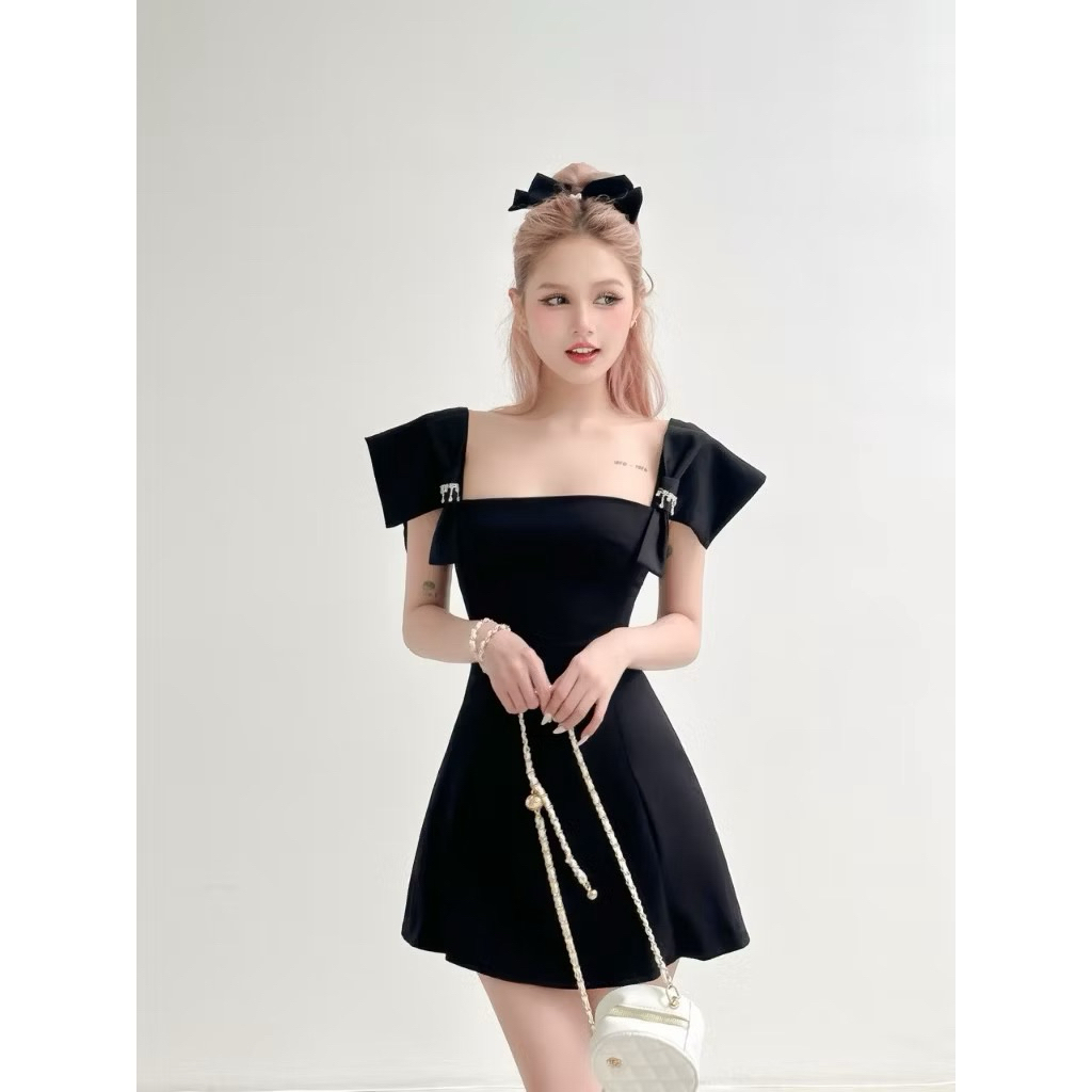 [PASS/THANH LÝ] ĐẦM AGUJA thiết kế chiết eo đính đá sang tôn dáng