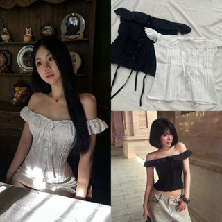  CHILLIE TOP - Áo Kiểu Bôi Thêu DEROSE Trễ Vai Mang Được 2 Kiểu Thắt Dây Sau Lưng 