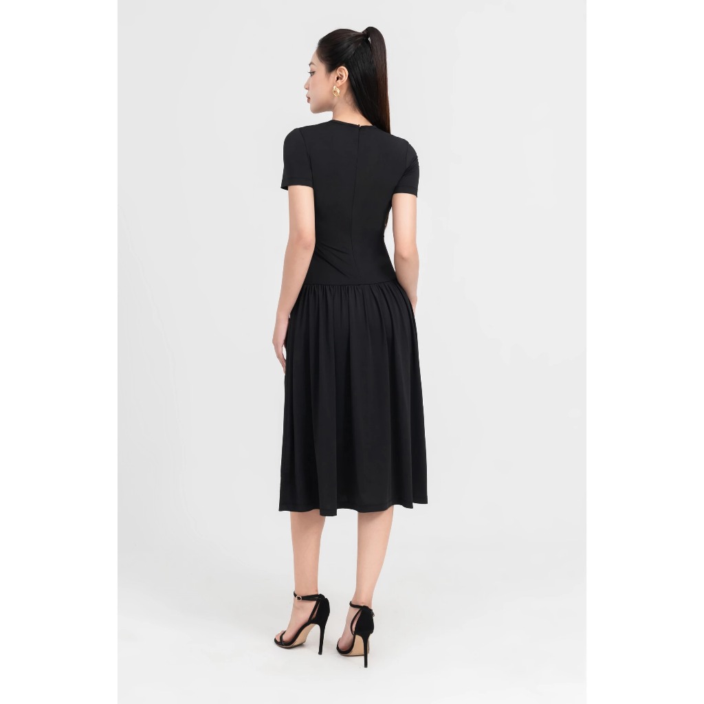 Đầm thun ôm tạo kiểu, Đầm nữ cổ tròn xếp ly hiện đại IVY moda MS 42T0237 | BigBuy360 - bigbuy360.vn