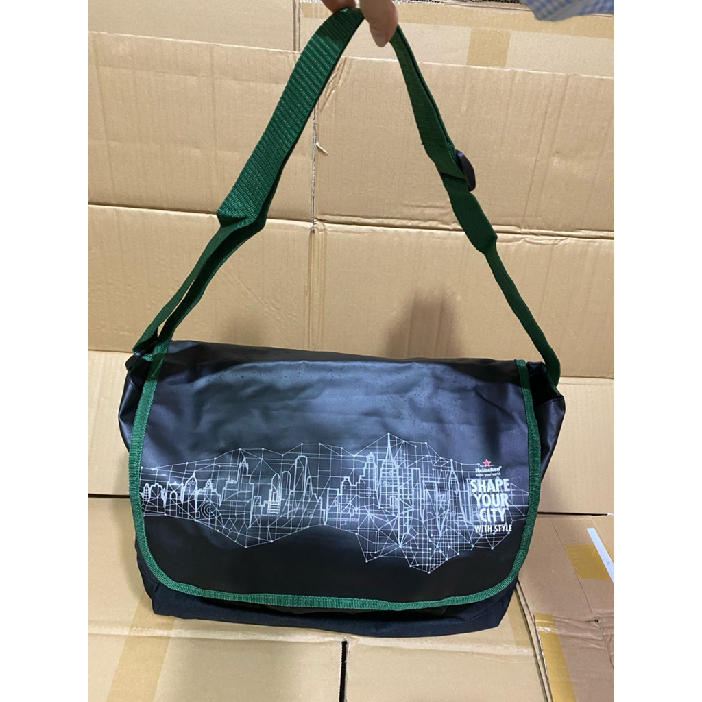 Túi đeo chéo, quà tặng Heineken