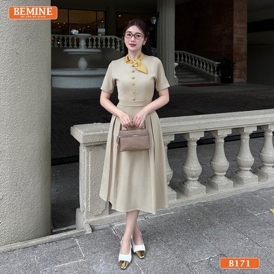 Đầm thiết kế BEMINE cổ trụ phối viền nơ đính cúc dáng chữ A phù hợp đi làm-B171