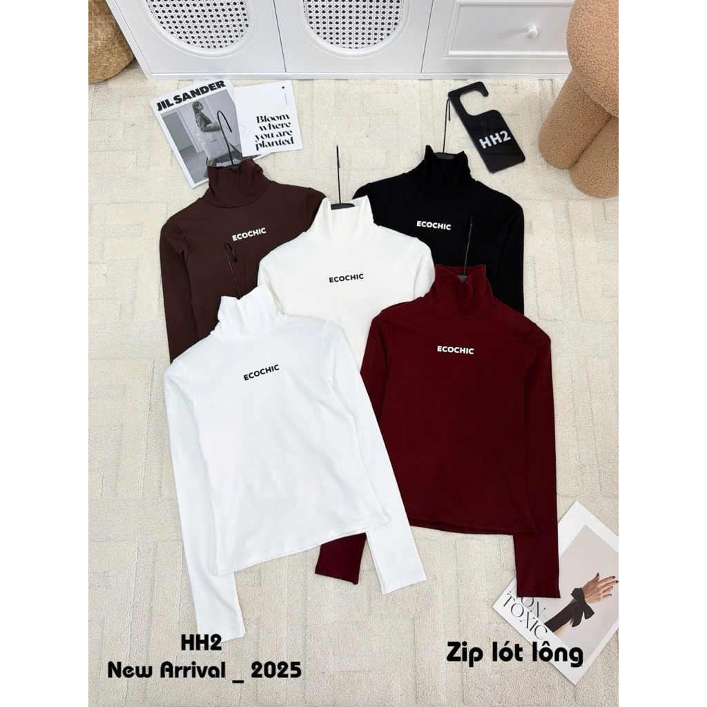 Áo Thun Ecochic Chữ Nổi Lót Lông Cổ Cao HHs • Melanie Studio