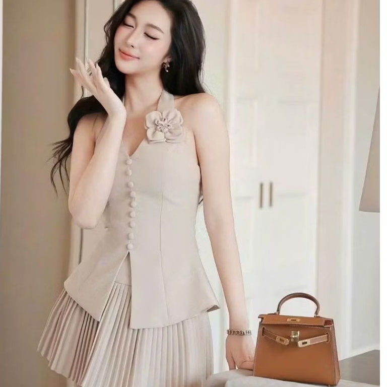 Set đầm tiểu thư cổ yếm đính hoa đầm tết kèm chân váy xếp ly cực xinh xắn sang chảnh cực đẹp cho nữ 