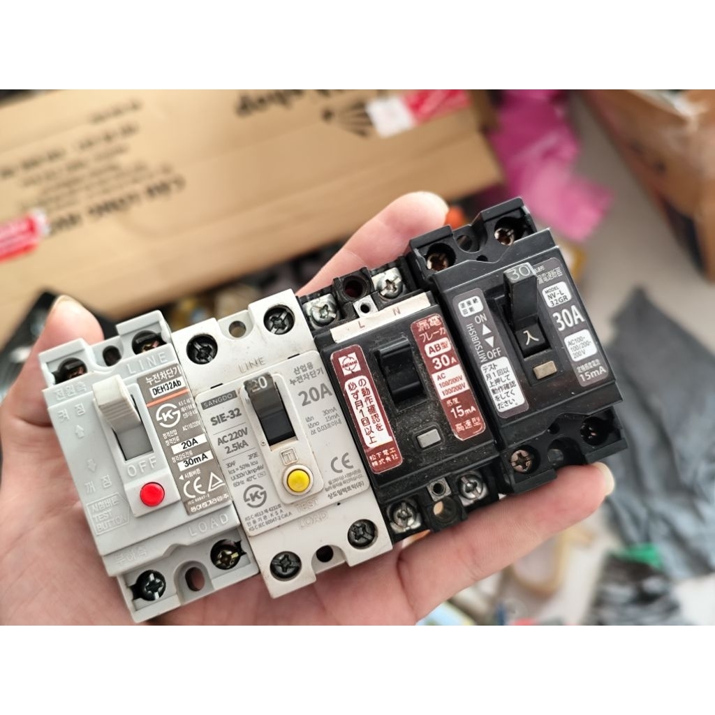 APTOMAT CHỐNG GIẬT JAPAN NHẬT BÃI