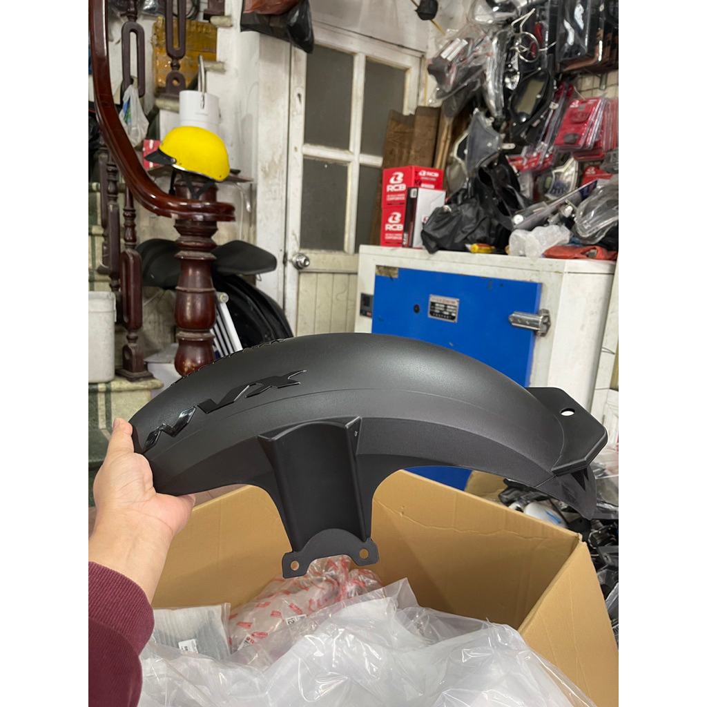 Dè chắn bùn sau nvx v3 bản tiêu chuẩn và bản cao cấp