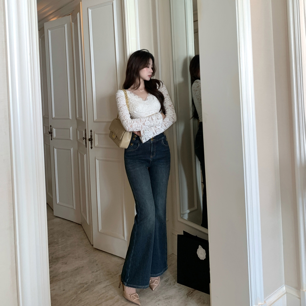 Quần jean nữ cạp cao Loren, 3 nút tôn eo, ống loe dài che khuyết điểm, denim co giãn, form ôm đùi xò