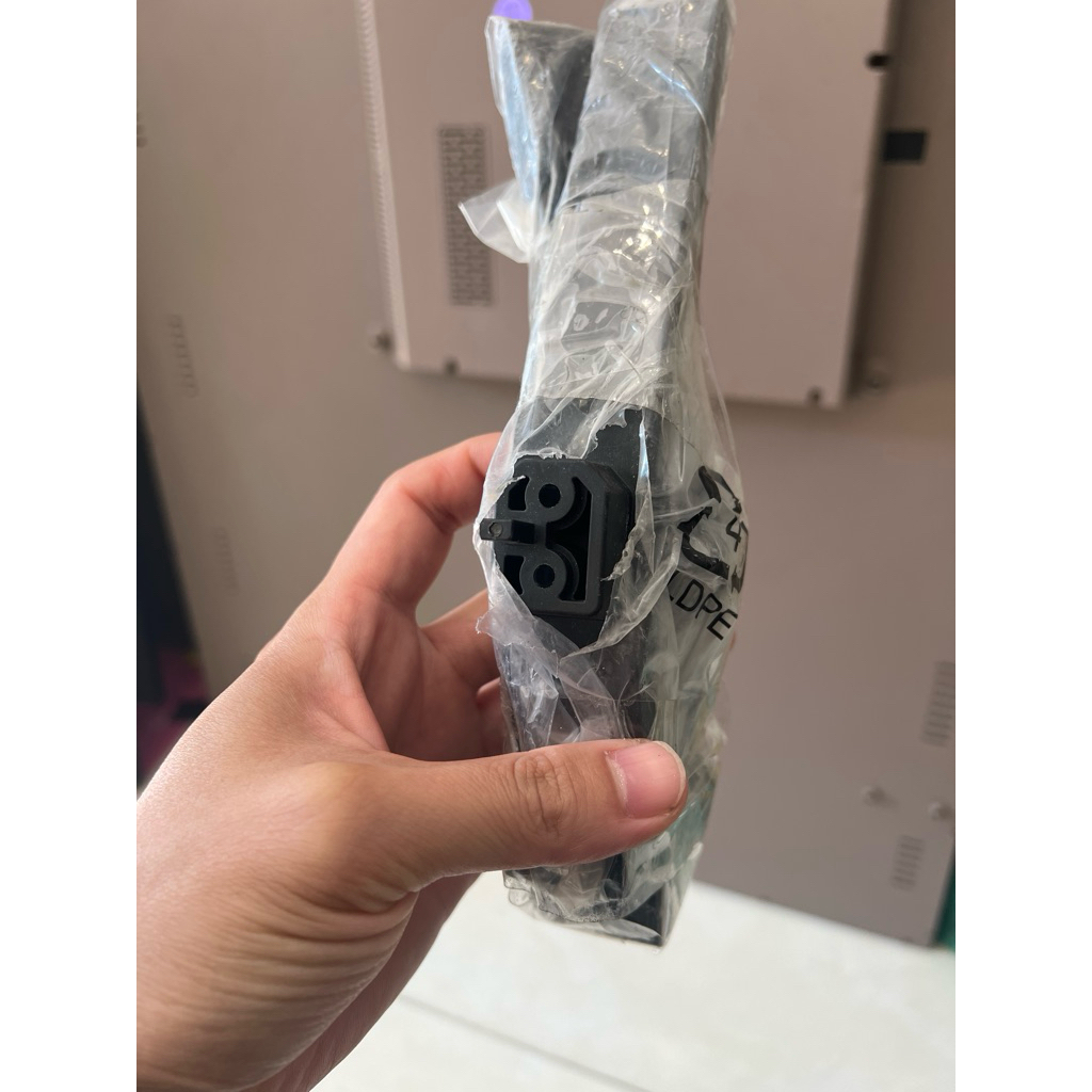 Chân tivi Toshiba 43V35KP Chính hãng