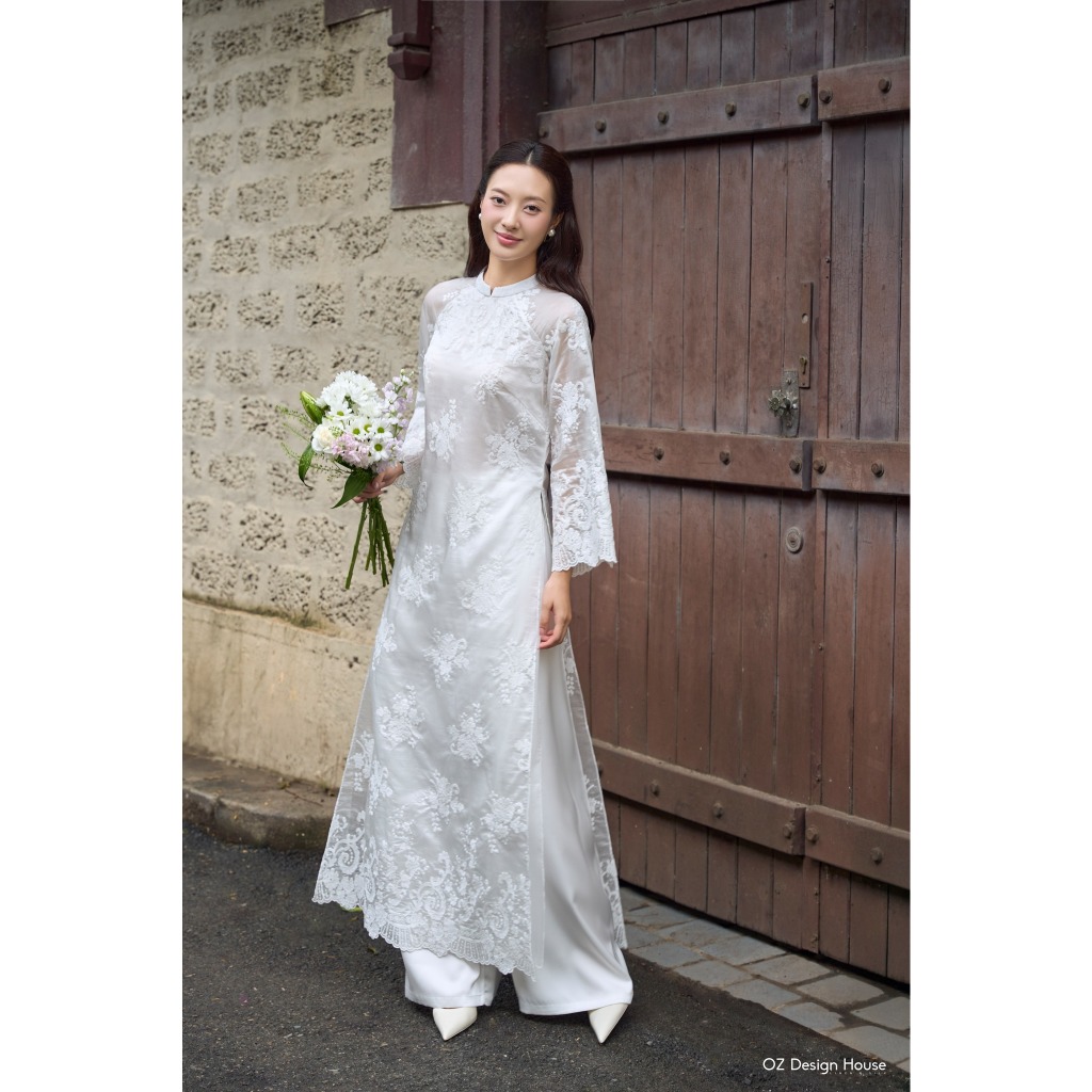 Áo dài OZ Design House AD40869TKE25 cotton trắng kem, họa tiết thêu hoa lá, 2 lớp